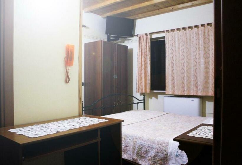 غرفة قياسية مطلة على الجبل, La Fattoria