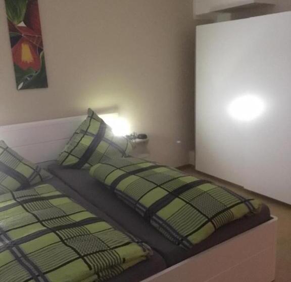 Camera Standard, Töff   Töff