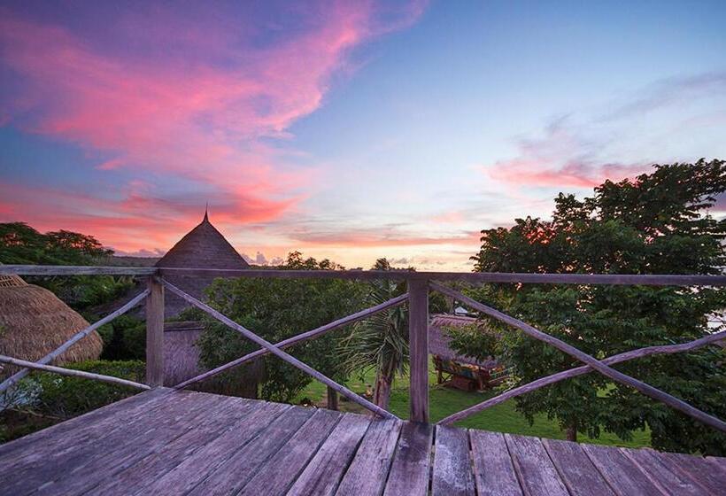 غرفة ديلوكس مطلّة علي البحر, Mu Bungalows