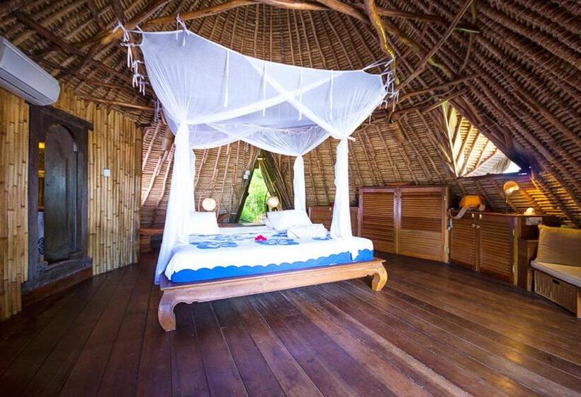 غرفة ديلوكس مطلّة علي البحر, Mu Bungalows