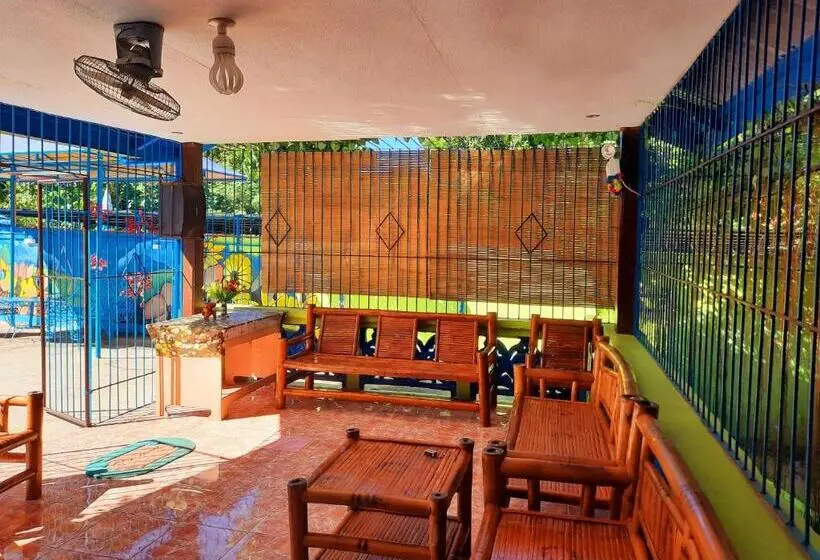 اتاق لوکس خانوادگی, Villa Corrales Homestay