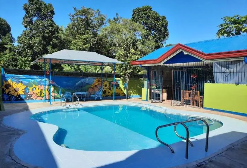 اتاق لوکس خانوادگی, Villa Corrales Homestay