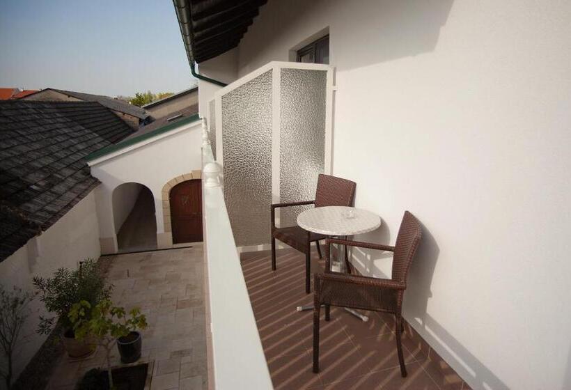 Номер Стандарт с Балконом, Haus Renée