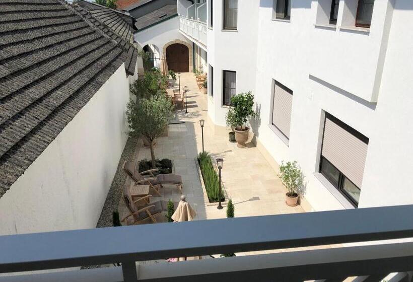 Номер Стандарт с Балконом, Haus Renée