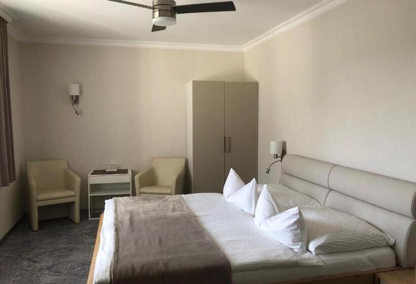 Номер Стандарт, Haus Renée