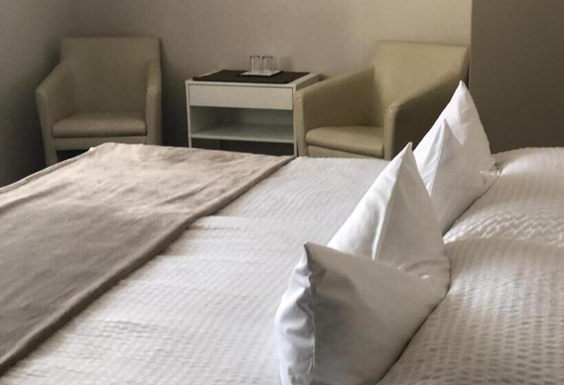 Номер Стандарт, Haus Renée