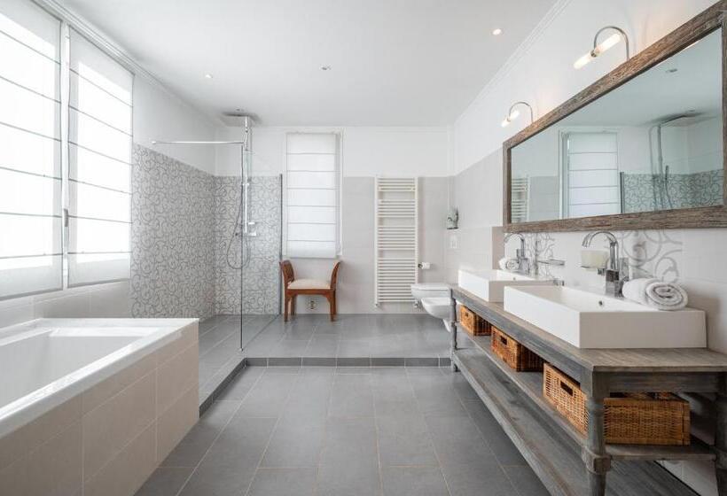 דירת 2 חדרים סופריור, La Fabrique à Poupées   Chambres De Charme Au Coeur De Menton