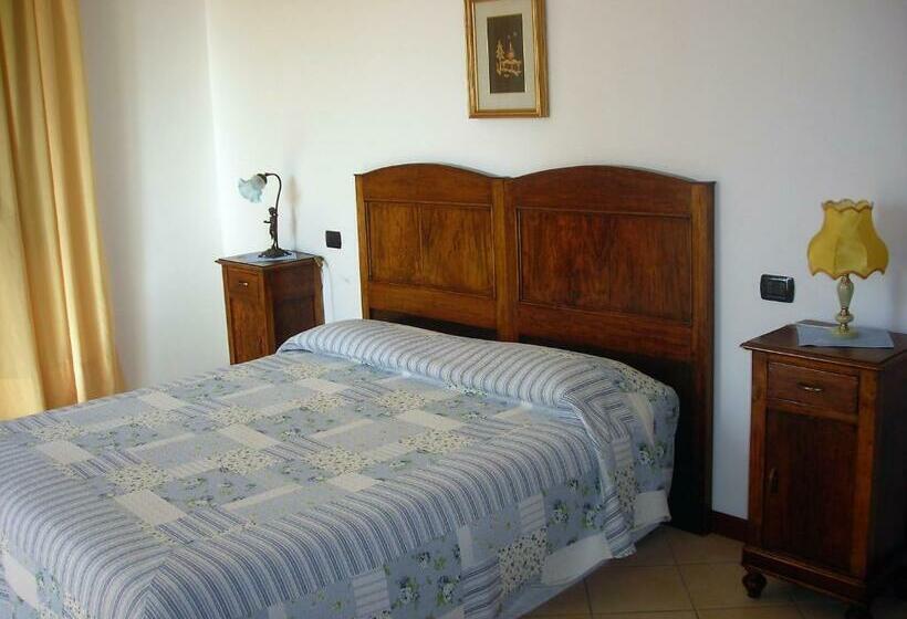 اتاق استاندارد با بالکن, Al Vajo