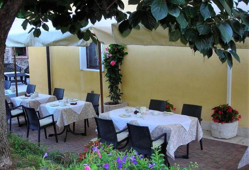 اتاق استاندارد یک نفره, Al Vajo