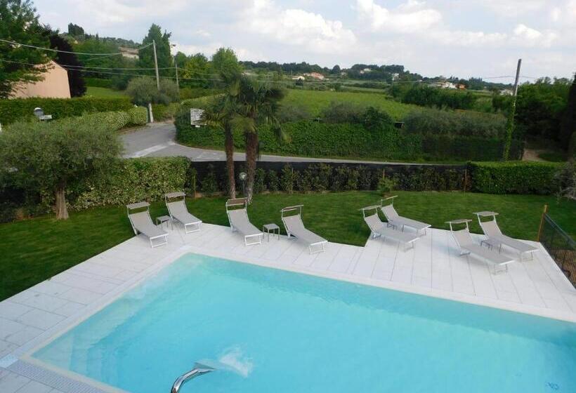 اتاق استاندارد یک نفره, Al Vajo