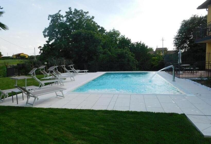 اتاق عادی, Al Vajo