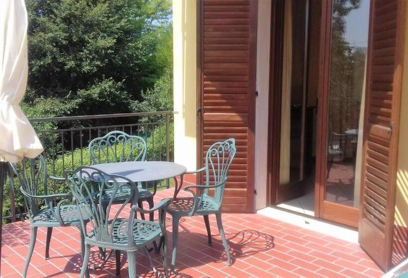 اتاق استاندارد با تراس, Al Vajo