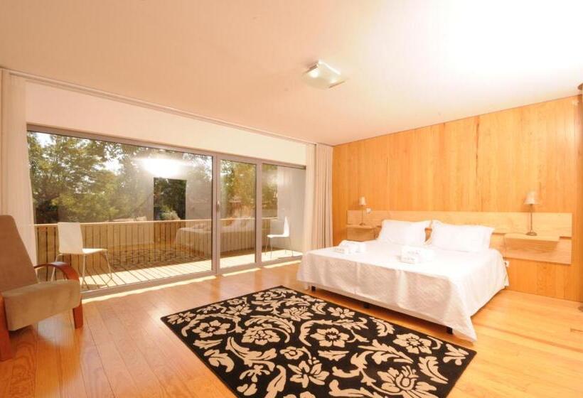 스탠다드 트리플 발코니 룸, Casal De Palácios