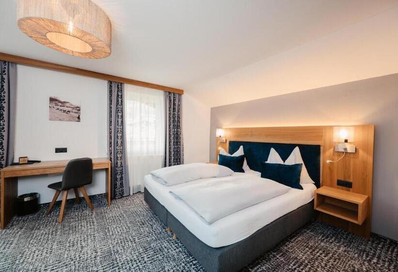 חדר סטנדרט לשלושה עם מרפסת, Gasthof Schützenhof