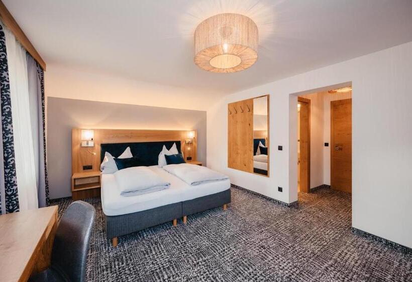 חדר סטנדרט לשלושה עם מרפסת, Gasthof Schützenhof