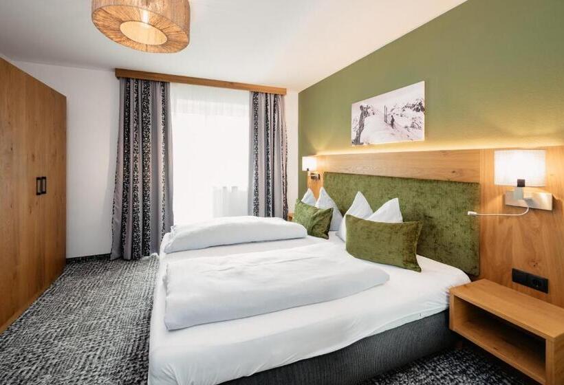 חדר סטנדרט לשלושה עם מרפסת, Gasthof Schützenhof