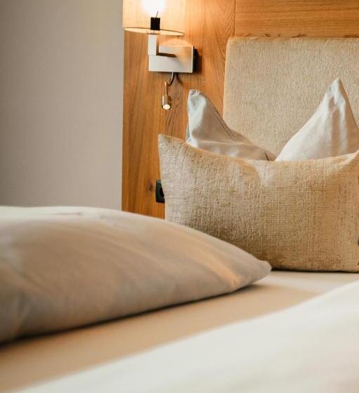 סוויטה, Gasthof Schützenhof