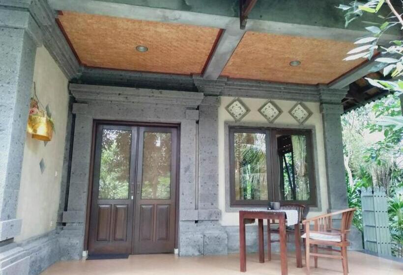 غرفة سوبيريور مطلّة علي الحديقة, Prasanti Bed & Breakfast