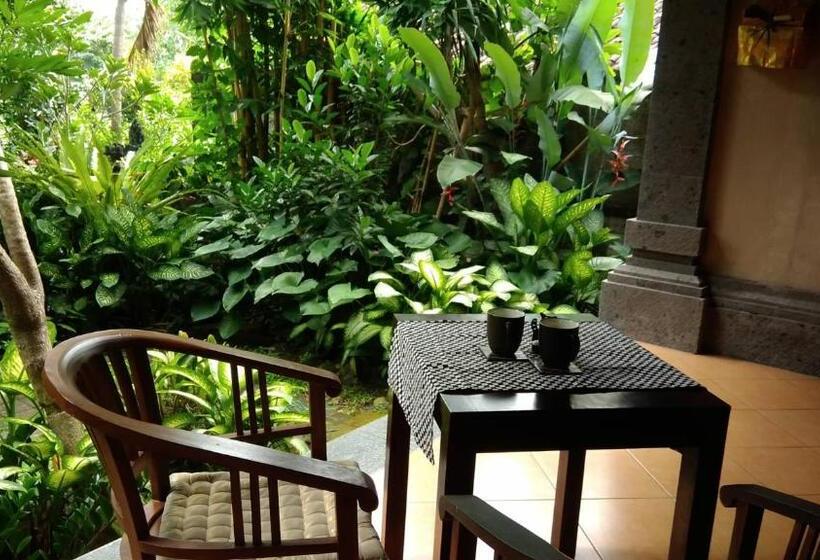 غرفة سوبيريور مطلّة علي الحديقة, Prasanti Bed & Breakfast