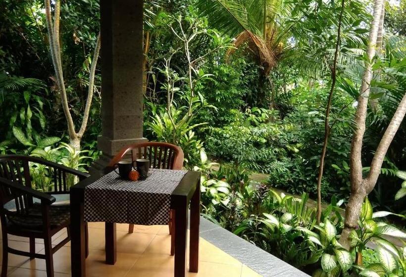 غرفة سوبيريور مطلّة علي الحديقة, Prasanti Bed & Breakfast