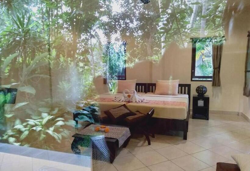 غرفة سوبيريور مطلّة علي الحديقة, Prasanti Bed & Breakfast