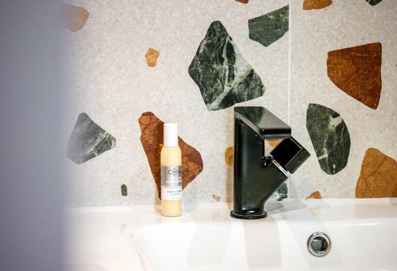 Quarto Familiar, Altera Roma