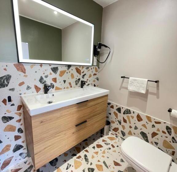 Quarto Familiar, Altera Roma