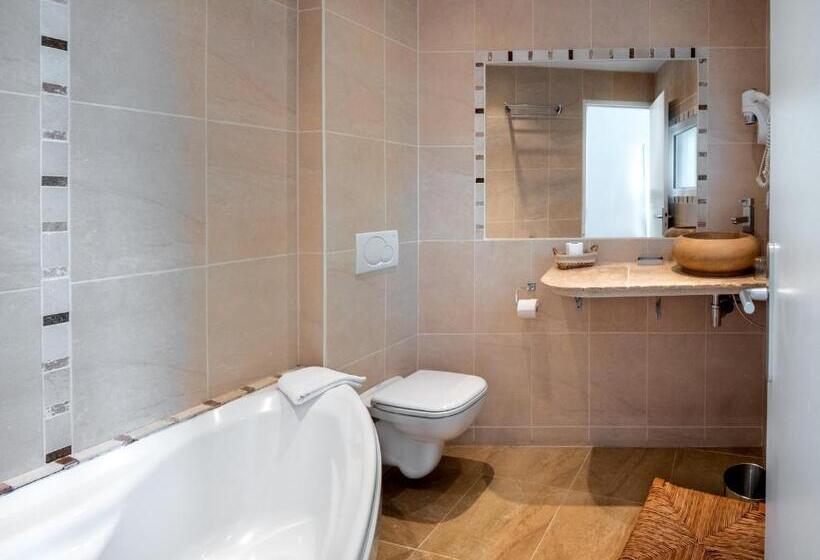 Quarto Familiar, Altera Roma