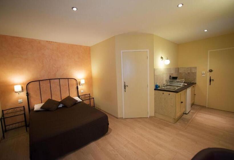 Escritório Estándar, Altera Roma