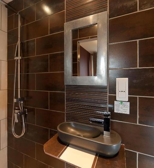 Quarto Estandar Individual, Altera Roma