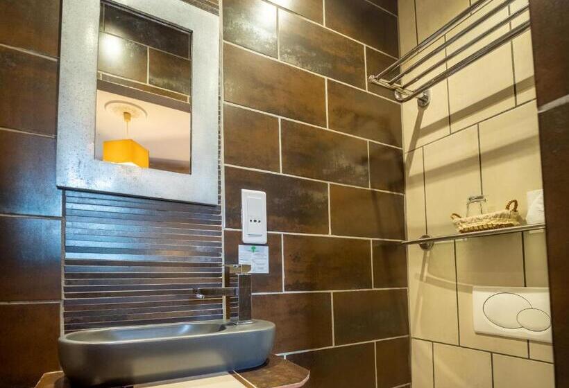 Quarto Estandar Individual, Altera Roma