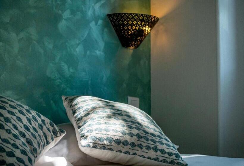 Quarto Estandar Individual, Altera Roma