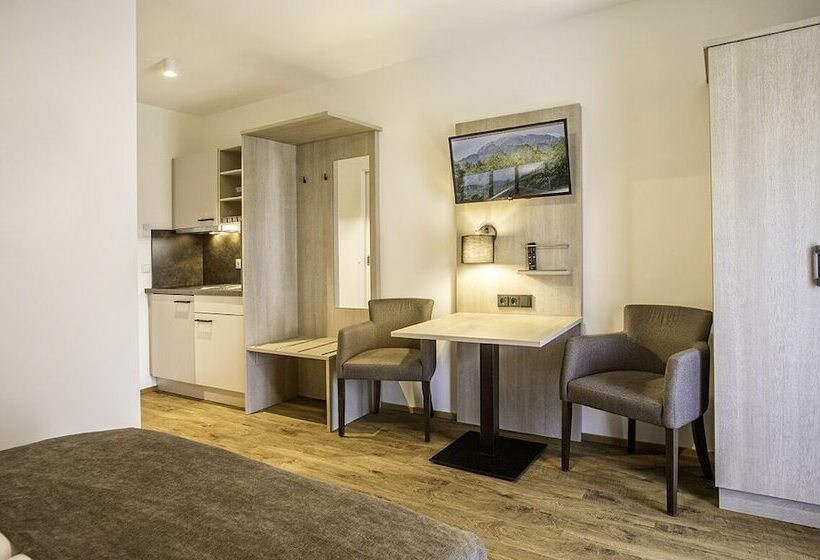 Студио Comfort, Das Essigmanngut