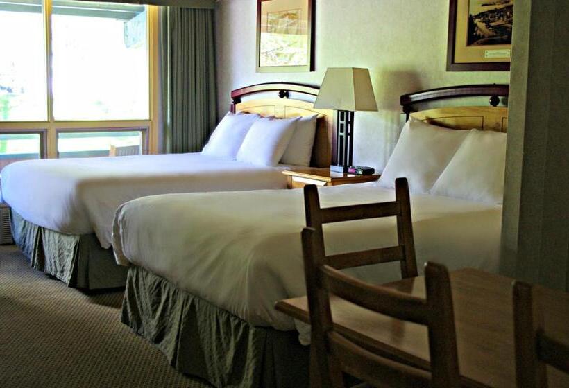 Номер Deluxe, Fairmont Hot Springs Resort