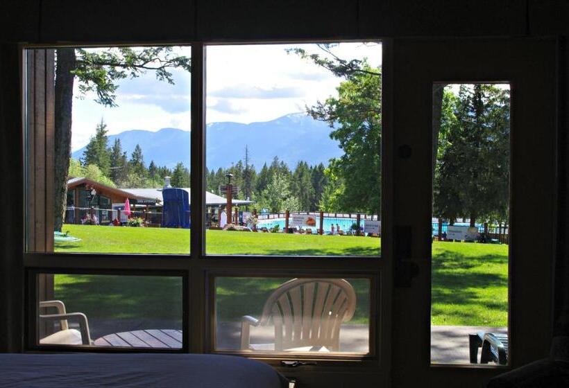 חדר דחוקס עם מיטת קינג, Fairmont Hot Springs Resort