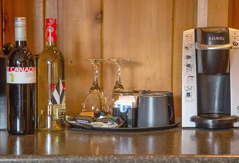ガーデンビュースタンダードルーム, Fairmont Hot Springs Resort