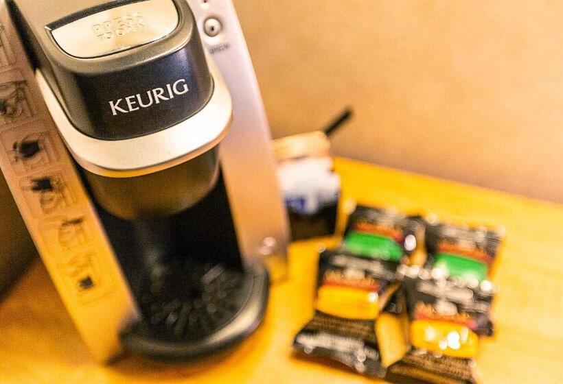 חדר אקונומי, Fairmont Hot Springs Resort