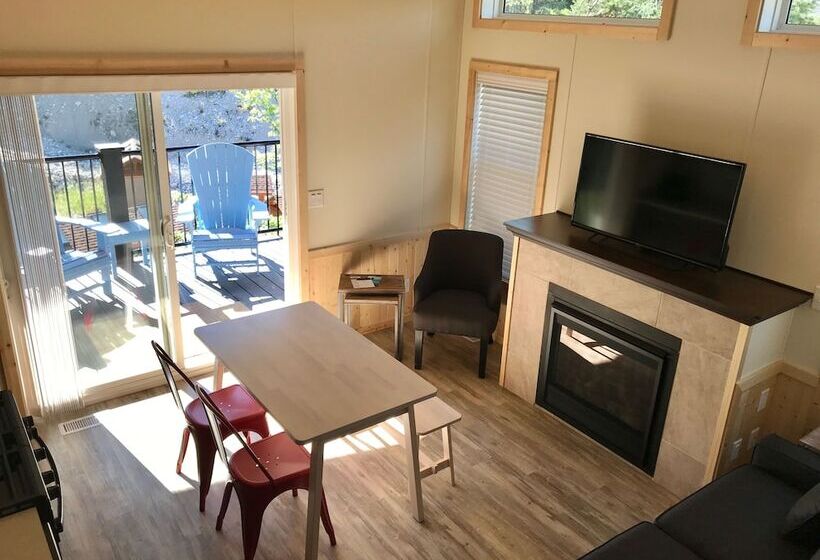 קוטג' דלוקס, Fairmont Hot Springs Resort