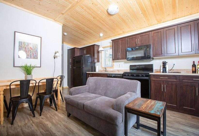 קוטג' דלוקס, Fairmont Hot Springs Resort