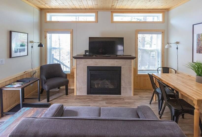 Хижина Deluxe, Fairmont Hot Springs Resort