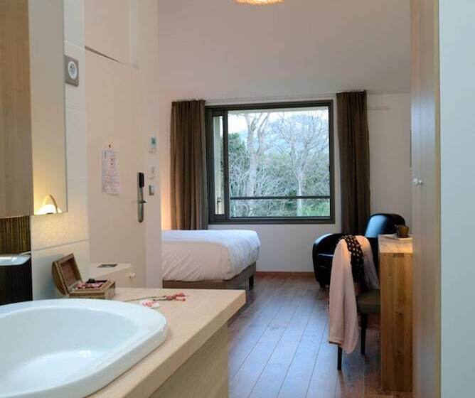 غرفة كلاسيكية, 96