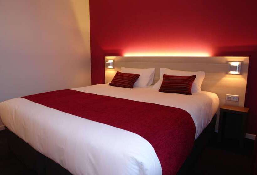 Номер Комфорт, Brit Hotel Vannes Theix