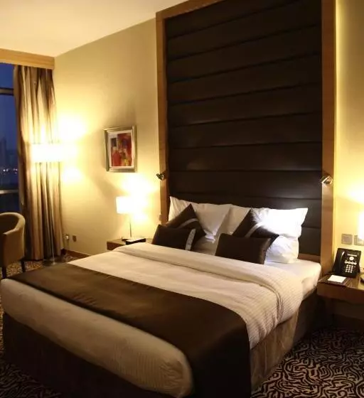 湖の見えるプレミアムルーム, Copthorne Hotel Sharjah
