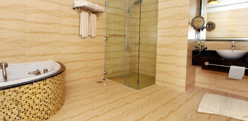 סוויטה אקזקיוטיב, Copthorne Hotel Sharjah