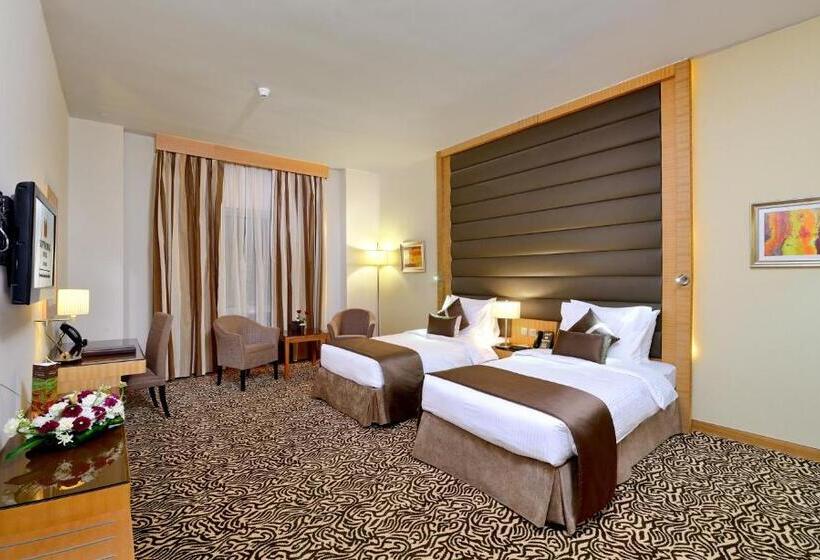 חדר דלוקס נוף לעיר, Copthorne Hotel Sharjah