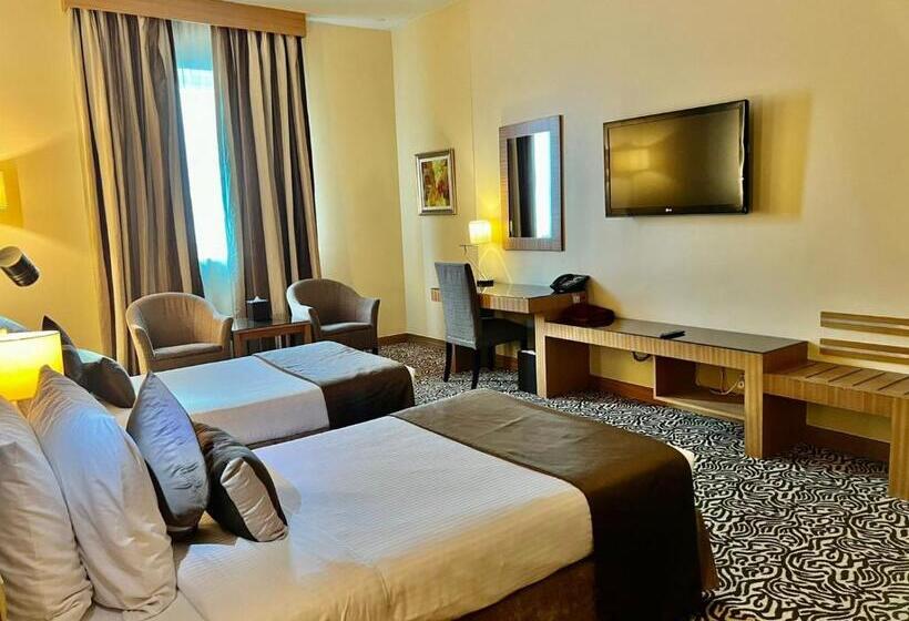 חדר דלוקס נוף לעיר, Copthorne Hotel Sharjah