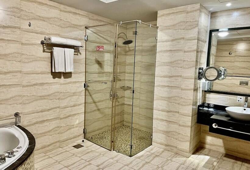 Президентский Люкс, Copthorne Hotel Sharjah
