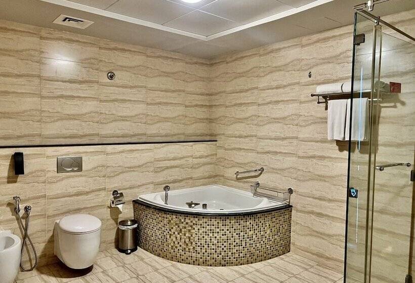 סוויטה אקזקיוטיב, Copthorne Hotel Sharjah