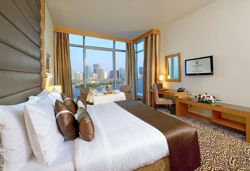 חדר פרמיום נוף לאגם, Copthorne Hotel Sharjah
