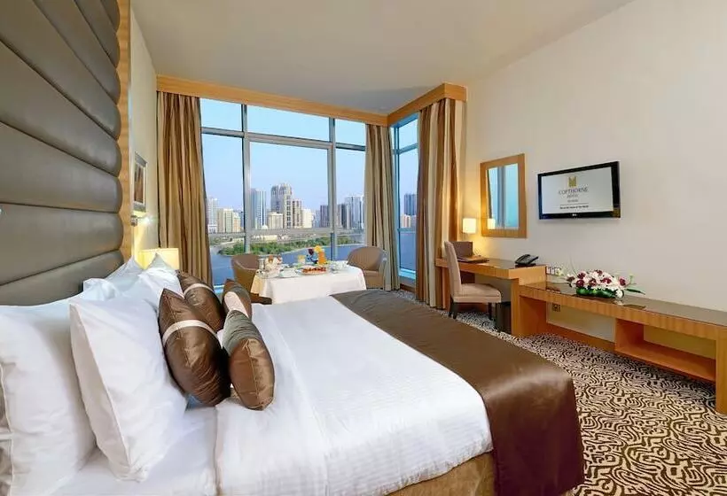 湖の見えるプレミアムルーム, Copthorne Hotel Sharjah